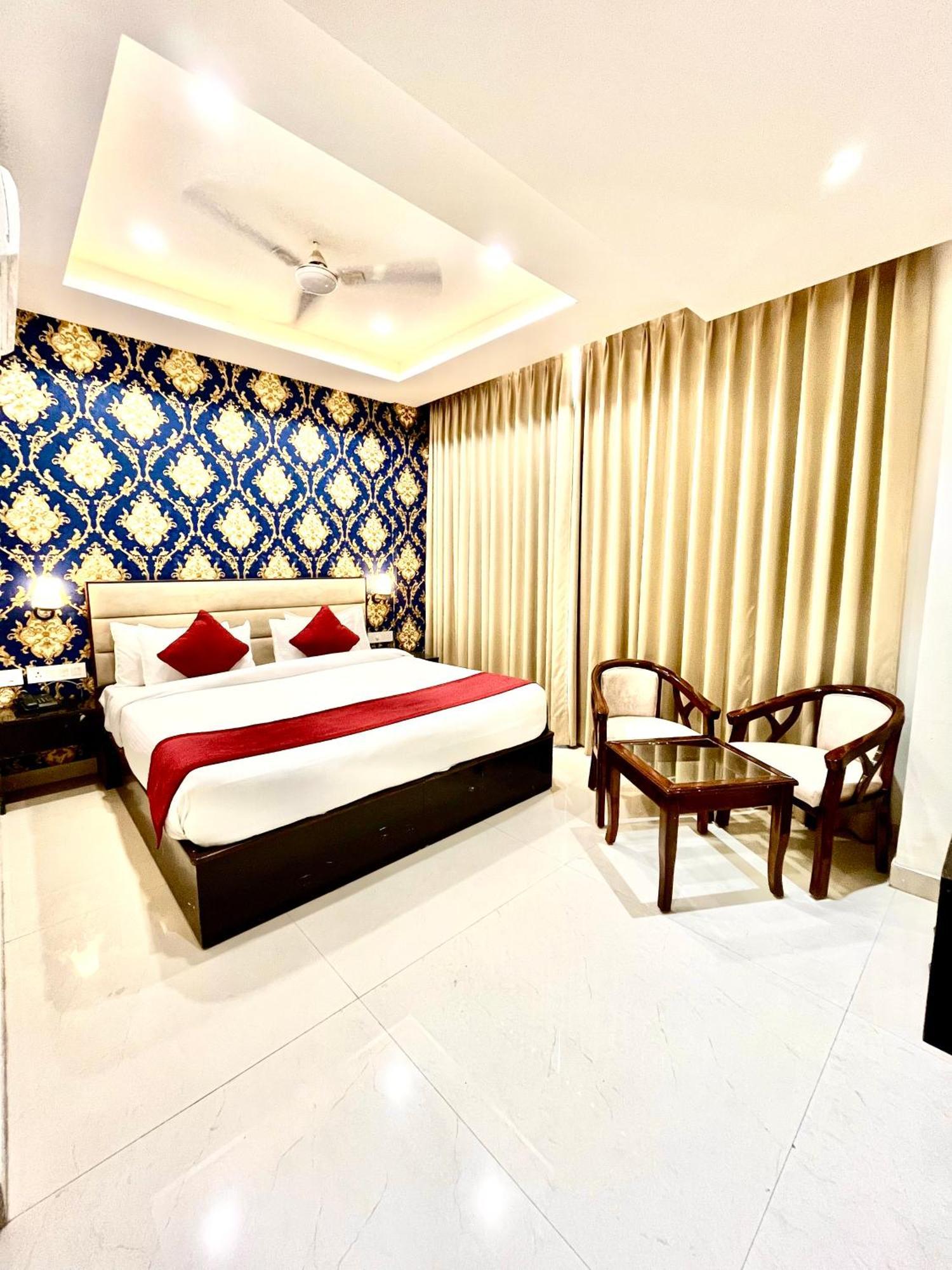 Hotel Northview Park By Lycoris !! Top Rated & Most Awarded Property In Tricity Zirakpur エクステリア 写真