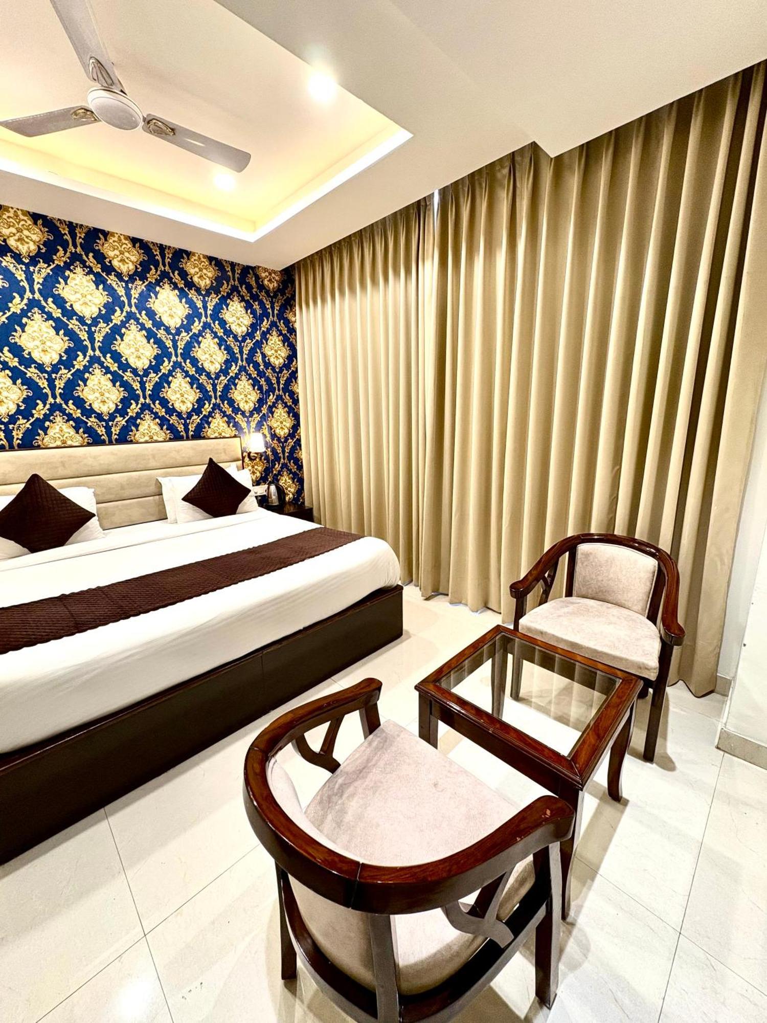 Hotel Northview Park By Lycoris !! Top Rated & Most Awarded Property In Tricity Zirakpur エクステリア 写真